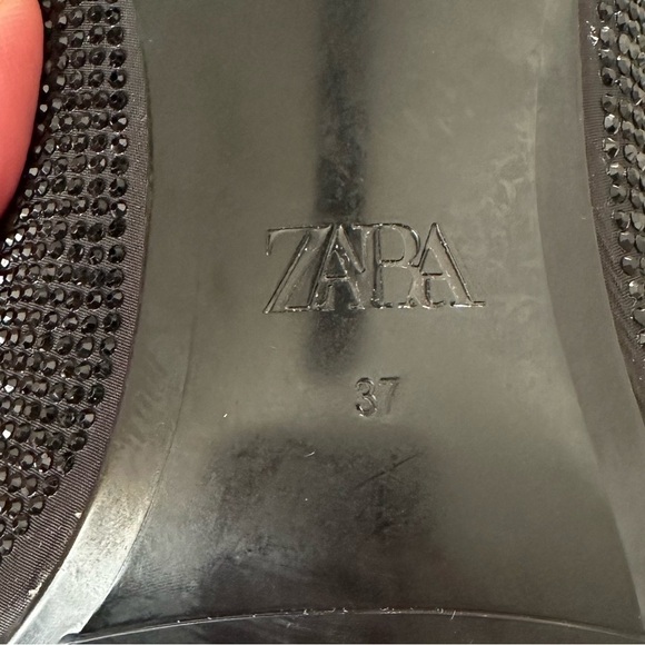 NWOT. Zara Black High Heel Pumps with Rhinestones. Size 6,5/Eu 37. - Picture 7 of 7